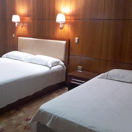 Hotel Pekin Икике Екстериор снимка