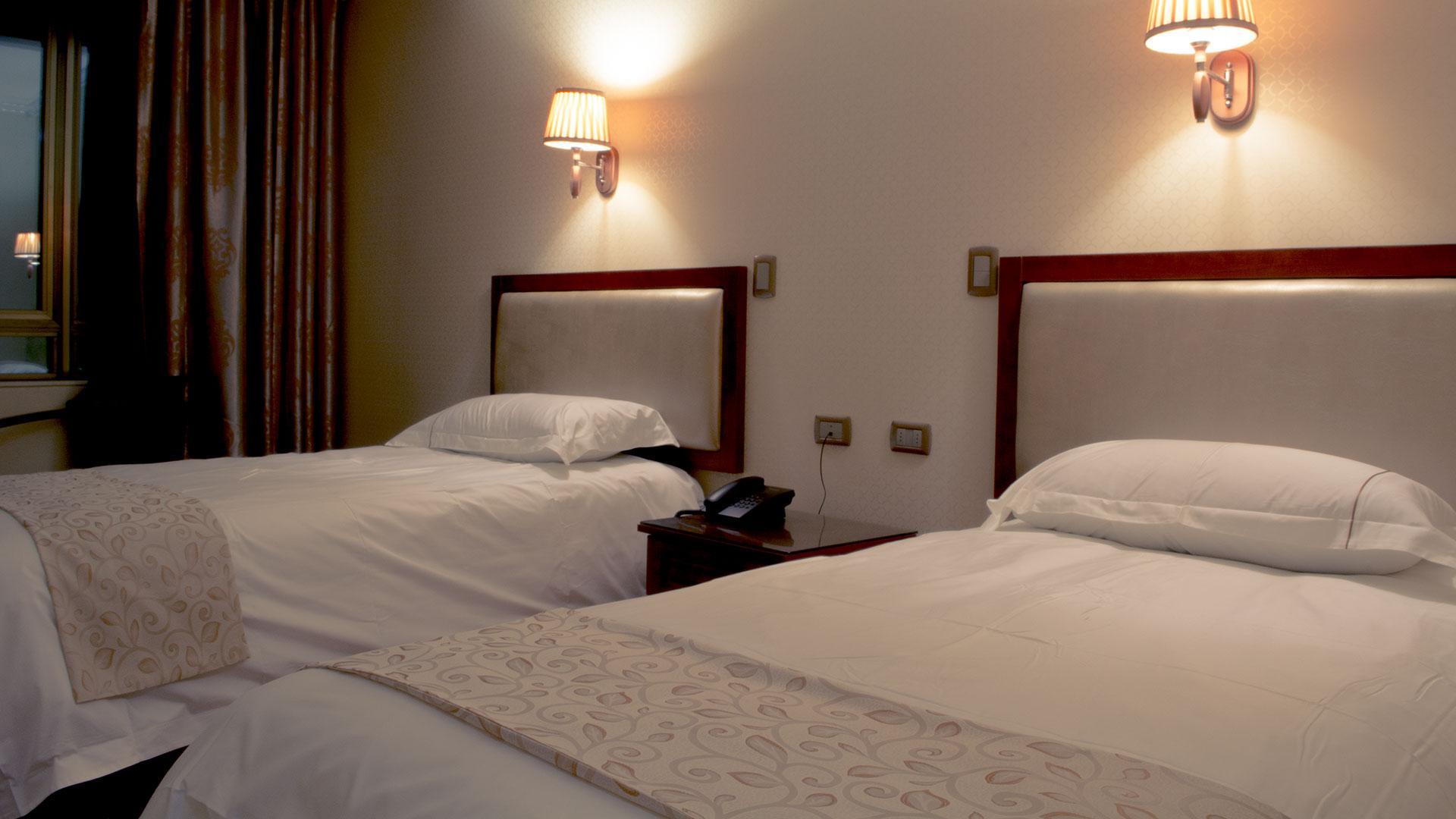Hotel Pekin Икике Екстериор снимка