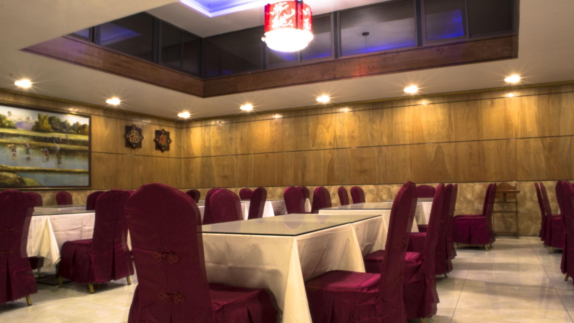 Hotel Pekin Икике Екстериор снимка