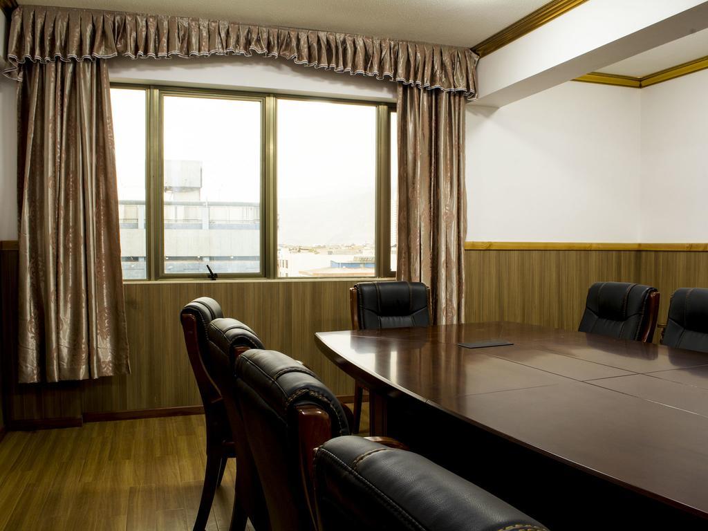 Hotel Pekin Икике Екстериор снимка