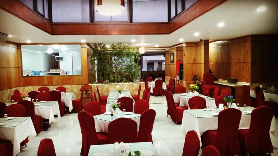 Hotel Pekin Икике Екстериор снимка