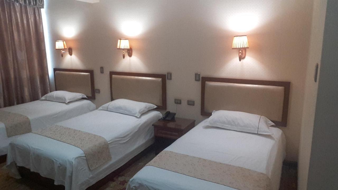 Hotel Pekin Икике Екстериор снимка