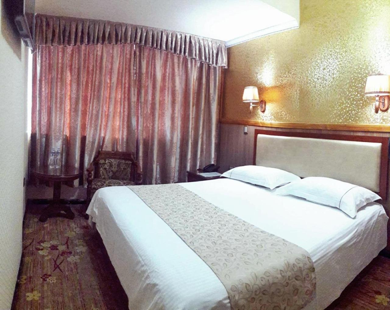 Hotel Pekin Икике Екстериор снимка