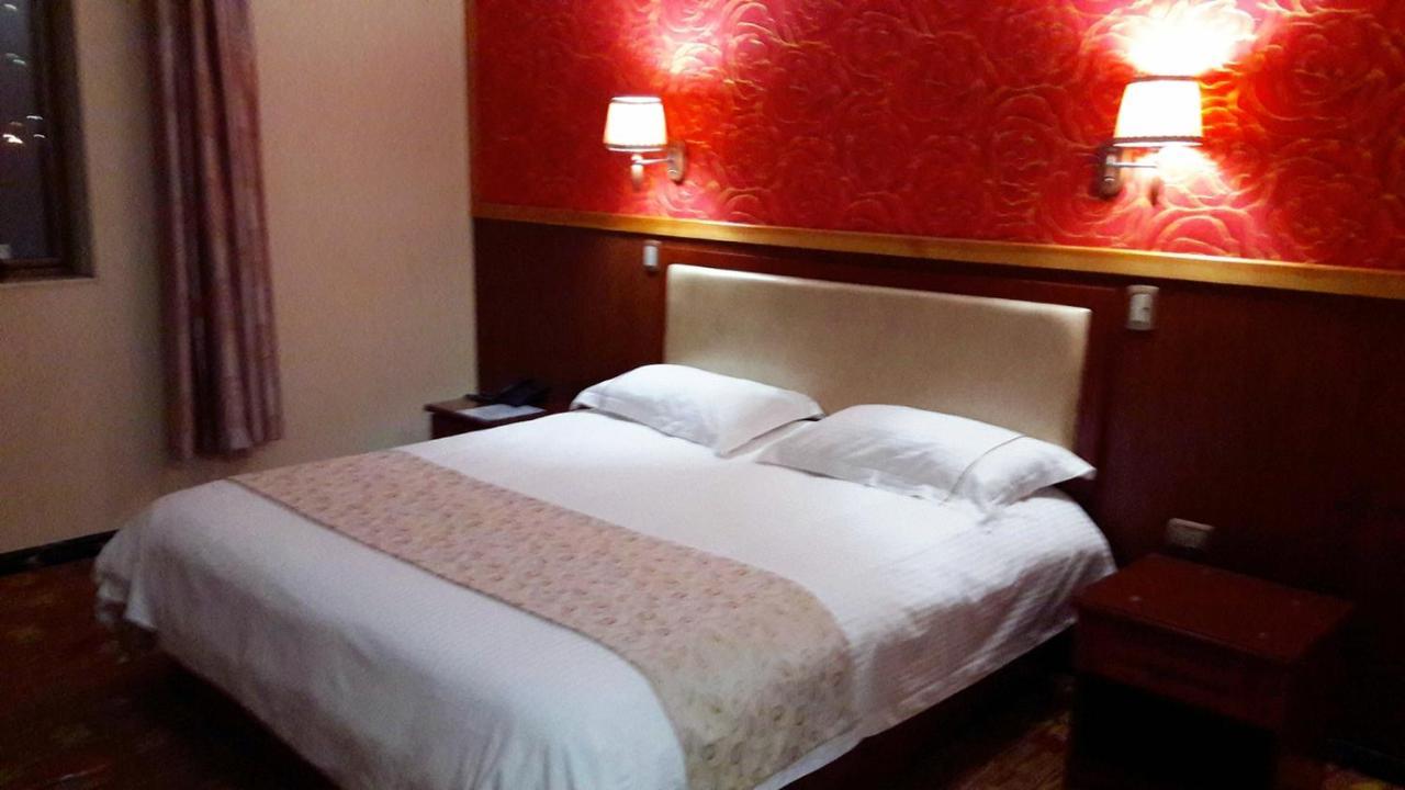 Hotel Pekin Икике Екстериор снимка